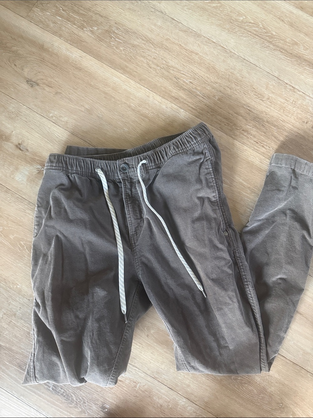 Vuori men’s pants